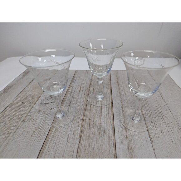 Set Of 3 Cordial Glasses Vintage Etched Wheat Pattern 4 1/8" Tall - Picture 1 of 6